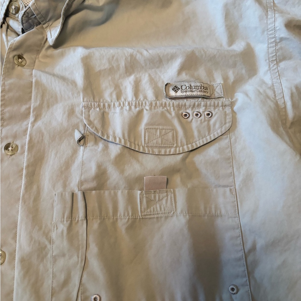 Columbia Tan‎ Casual Button Down Shirt Lightweight Outdoor - Picture 2 of 6